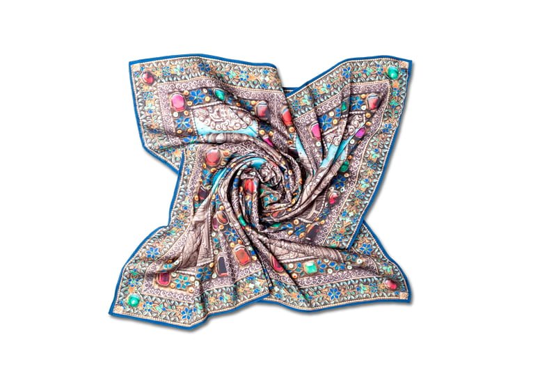 Square neck scarf “Parzatumar”